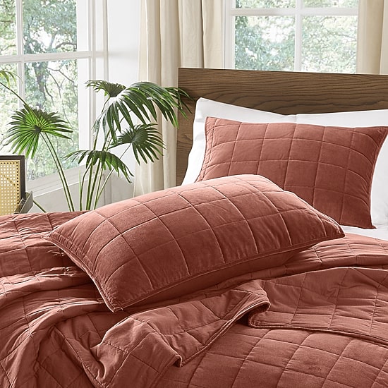 Brooklyn Loom Matte Cotton Velvetbox Stitch Easy Care Quilt Set