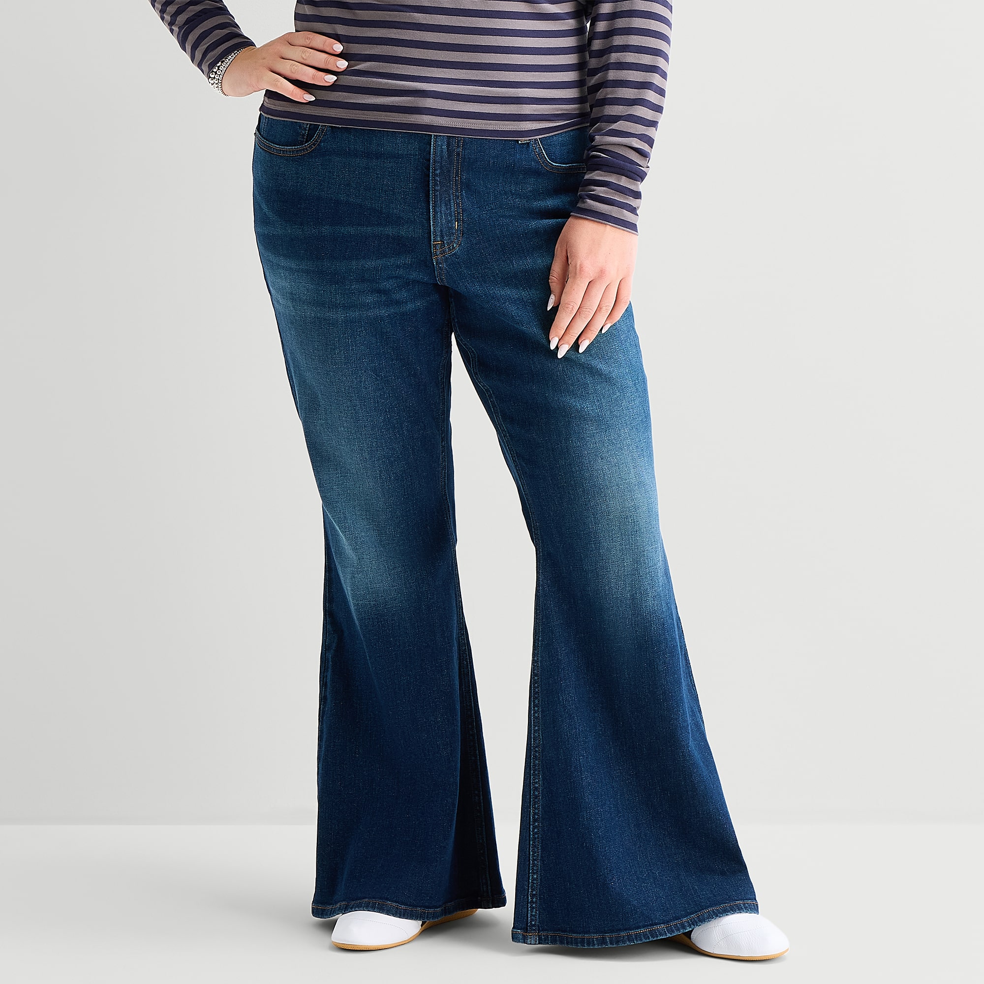 Arizona Womens Low Rise Flare Leg Jean