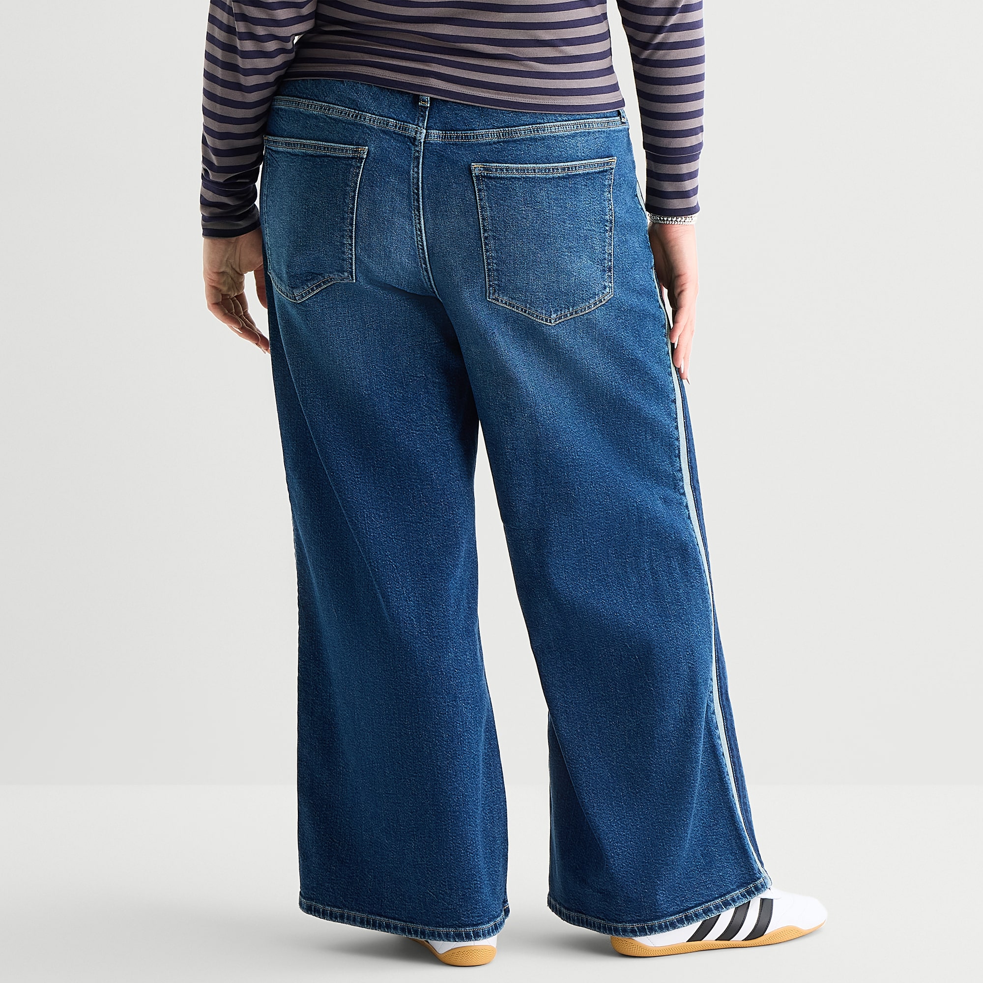 Arizona Curvy Womens Juniors Plus Low Rise Baggy Fit Jean
