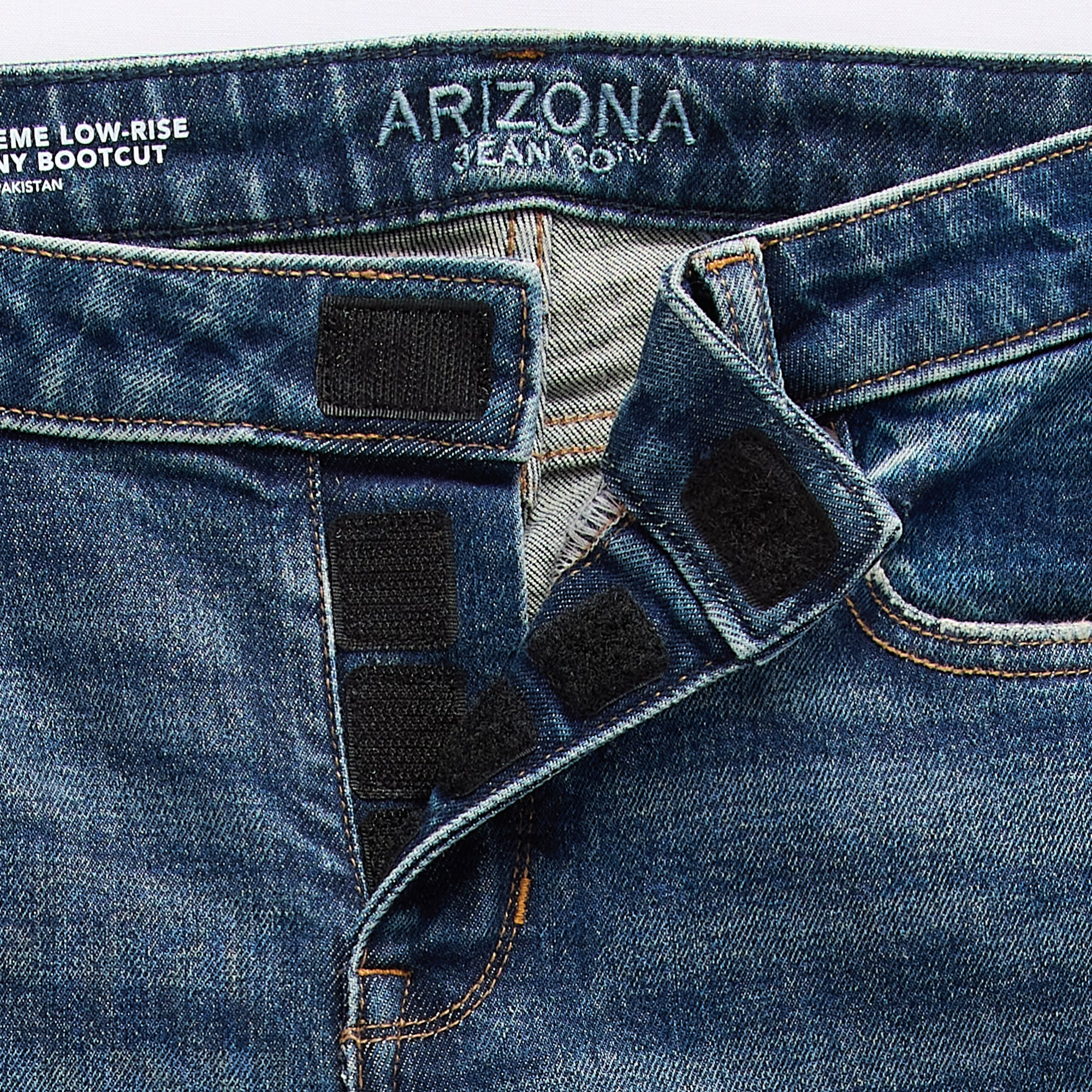 Arizona Womens Juniors Low Rise Adaptive Easy-on + Easy-off Bootcut Jean
