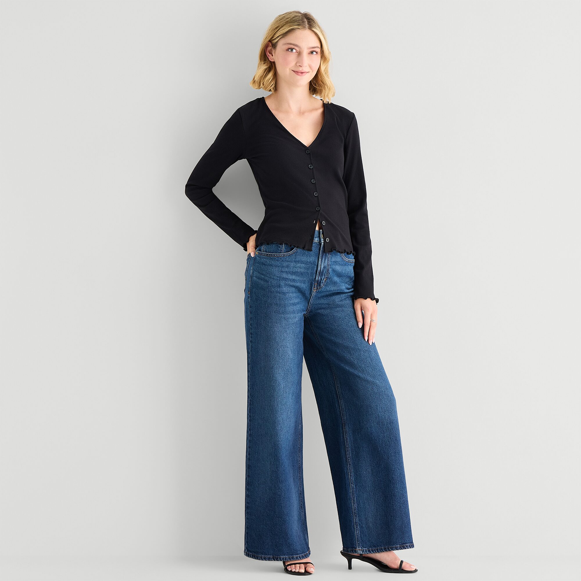 a.n.a Womens V Neck Long Sleeve Button Cardigan