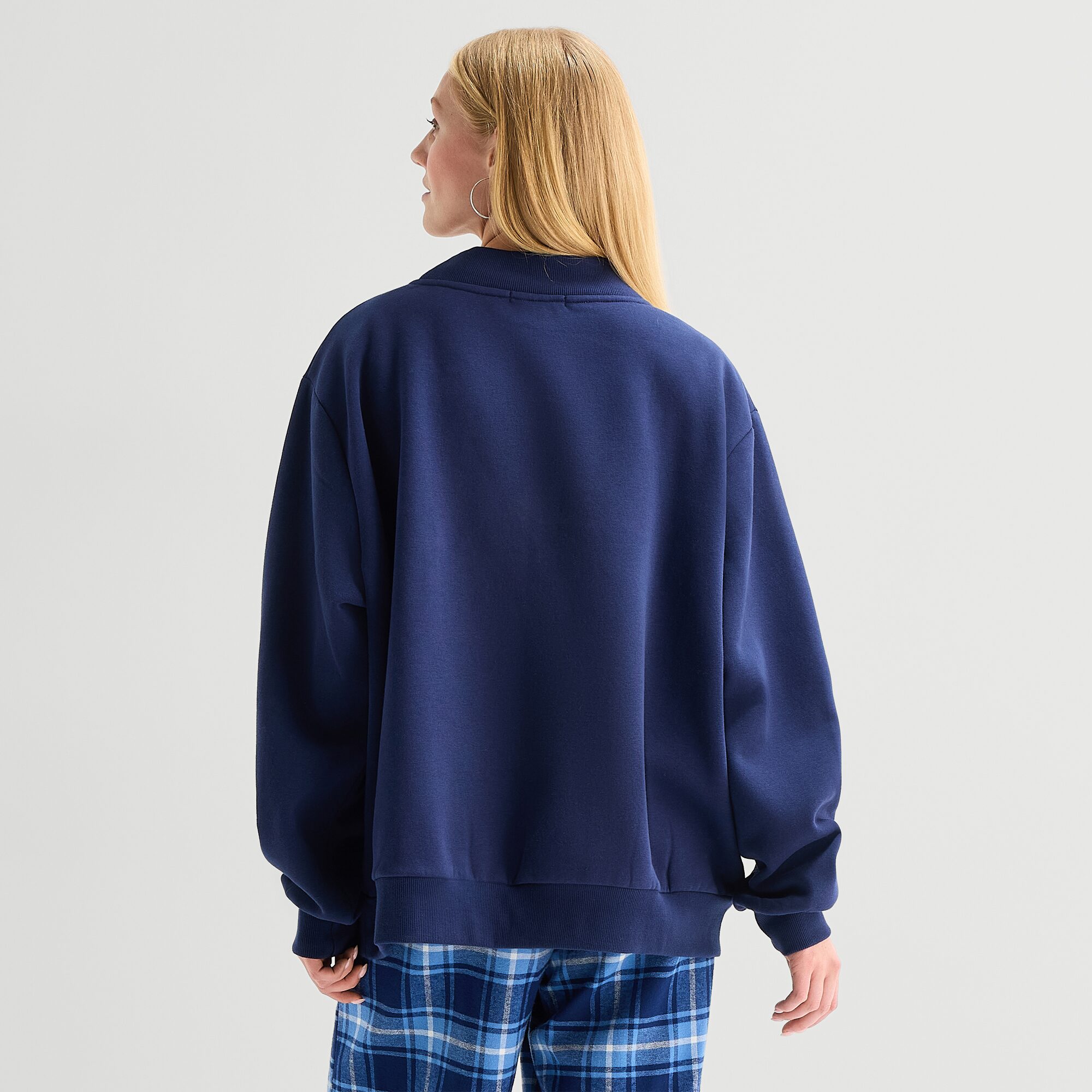 Forever 21 Womens Juniors Crew Neck Long Sleeve Sweatshirt