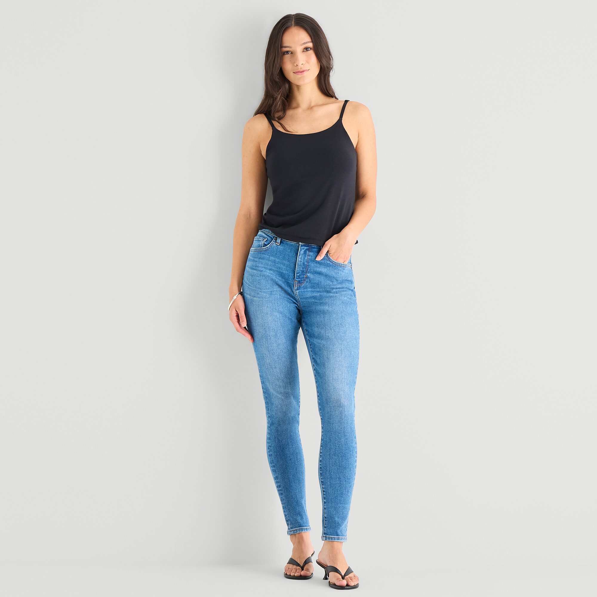 a.n.a Womens Scoop Neck Sleeveless Camisole