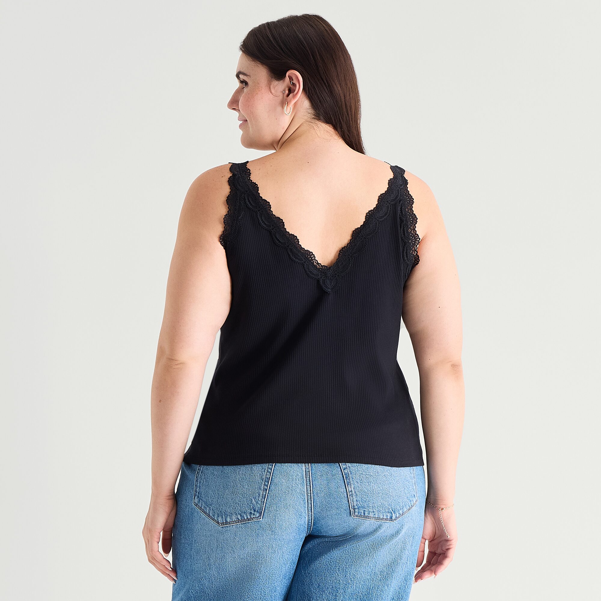 a.n.a Womens Plus V Neck Sleeveless Tank Top