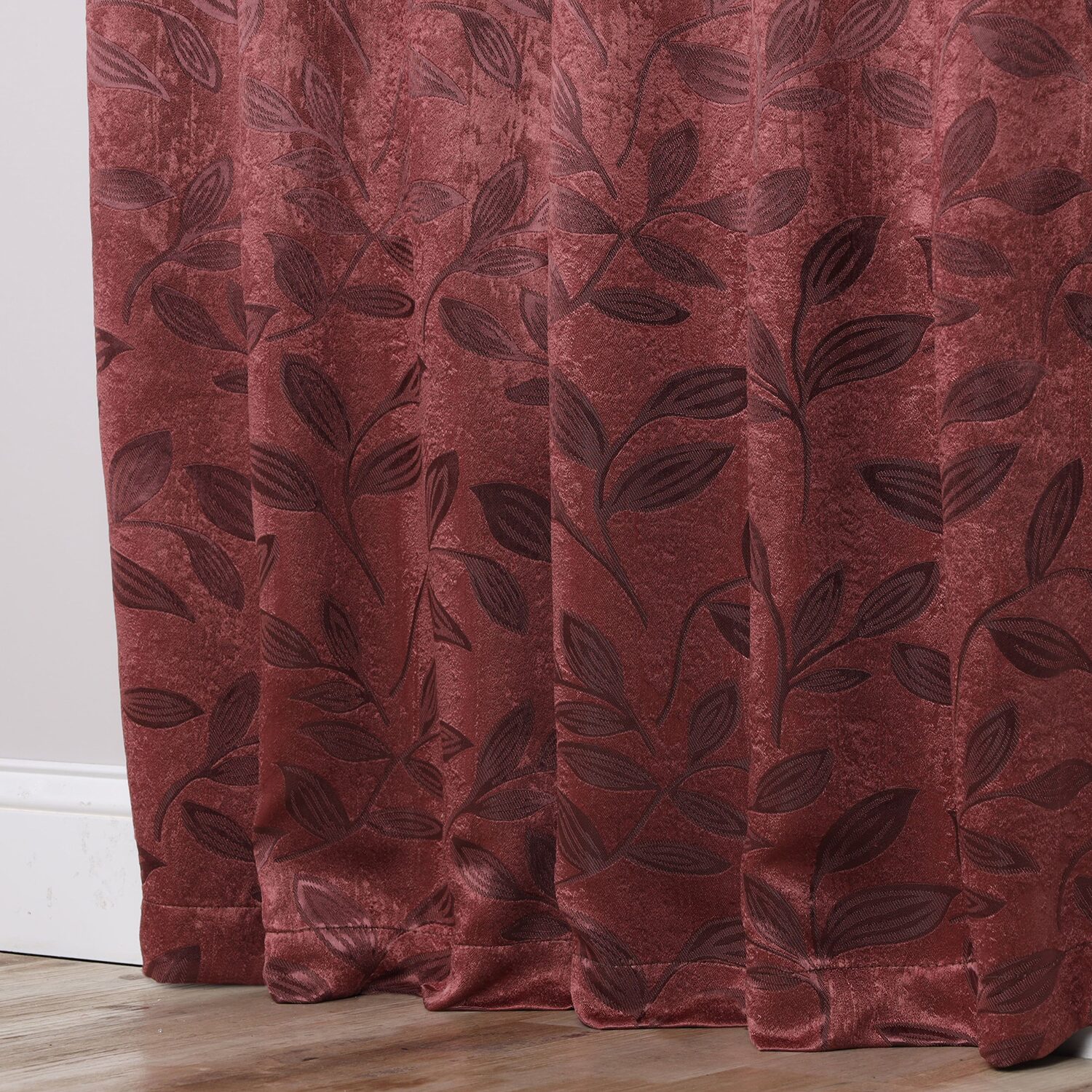SUPERIOR® Leaves Back Tab Energy Saving Room Darkening Set of 2 Curtain Panel