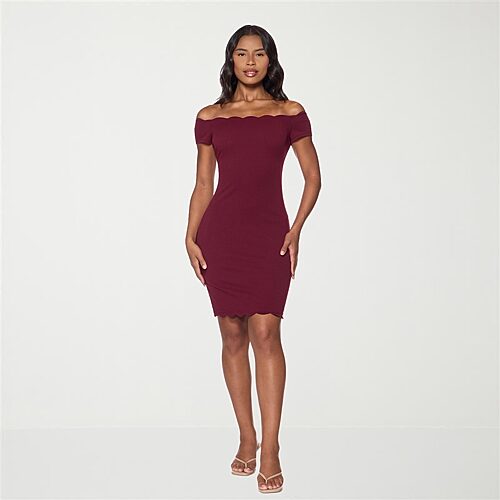 Premier Amour Off The Shoulder Womens Scallop Neck Short Sleeve Sheath Dress In Red