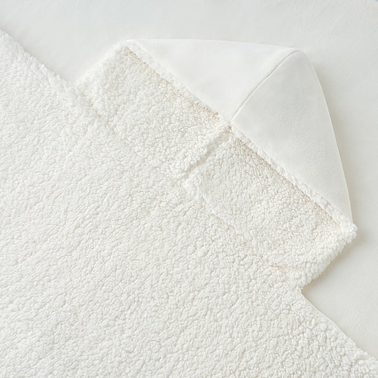 Bearpaw Midweight Wearable Blanket