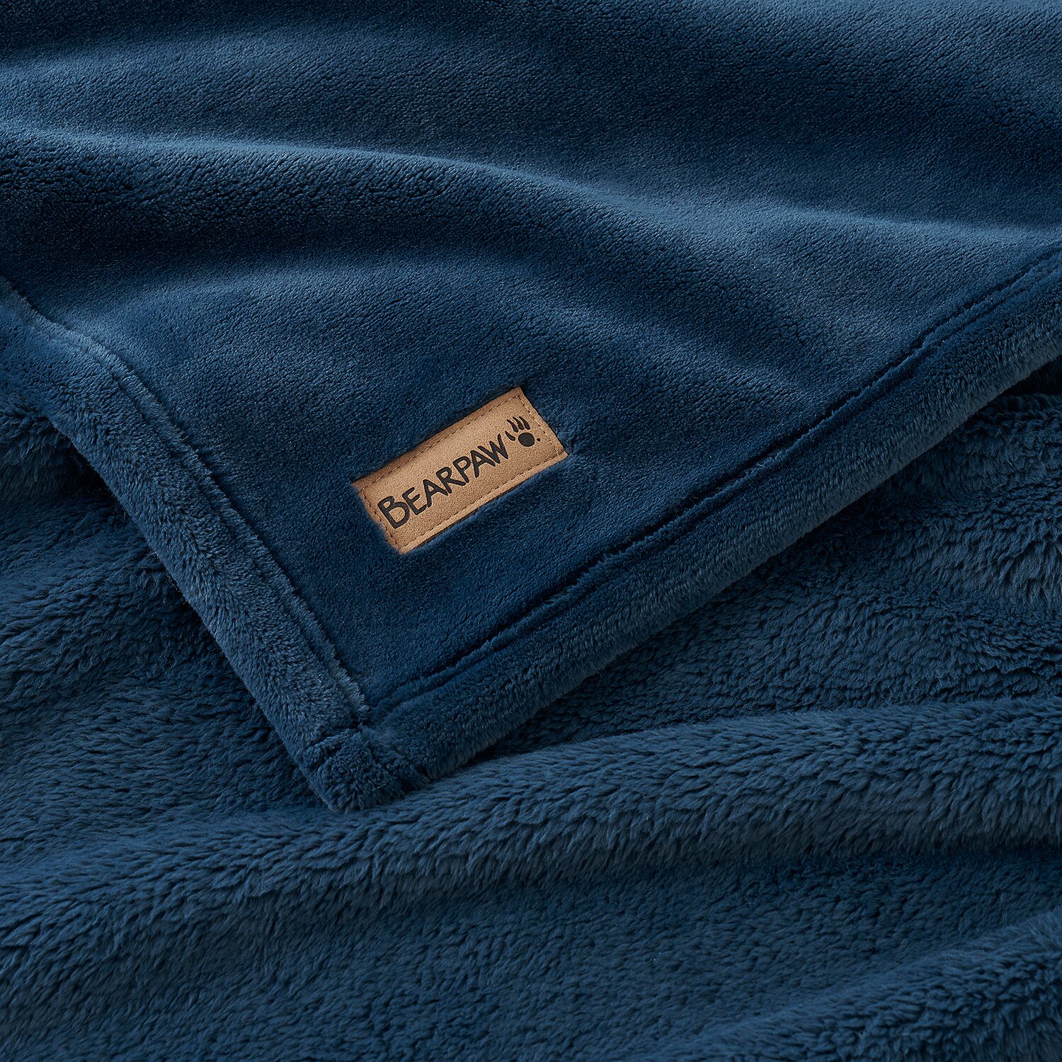 Bearpaw Super Cozy Midweight Blanket