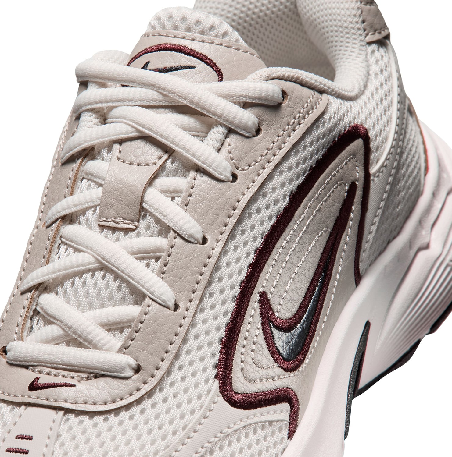 Nike Stratos Shift 2000 Big Kid Unisex Sneakers
