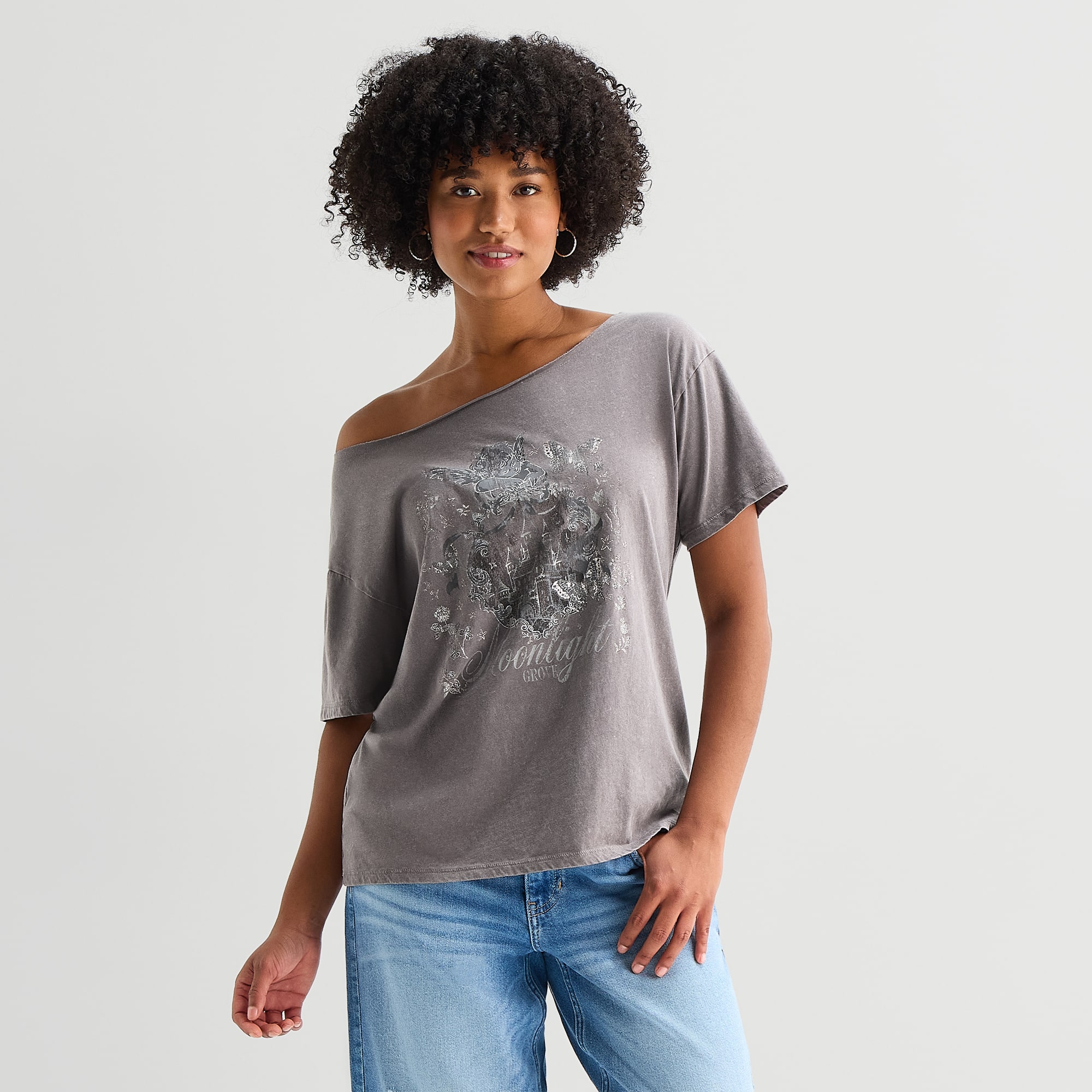 Arizona Womens Juniors Round Neck Short Sleeve Regular Fit Graphic T-Shirt