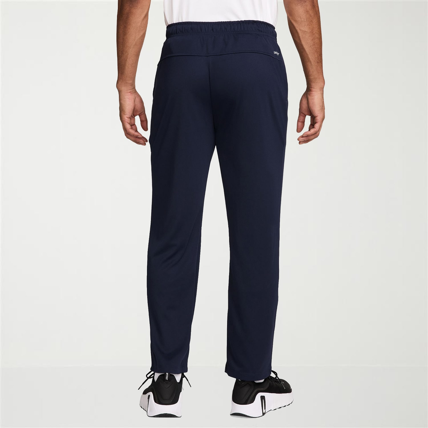 Nike Totality Mens Quick Dry Straight Mid Rise Regular Fit Track Pant