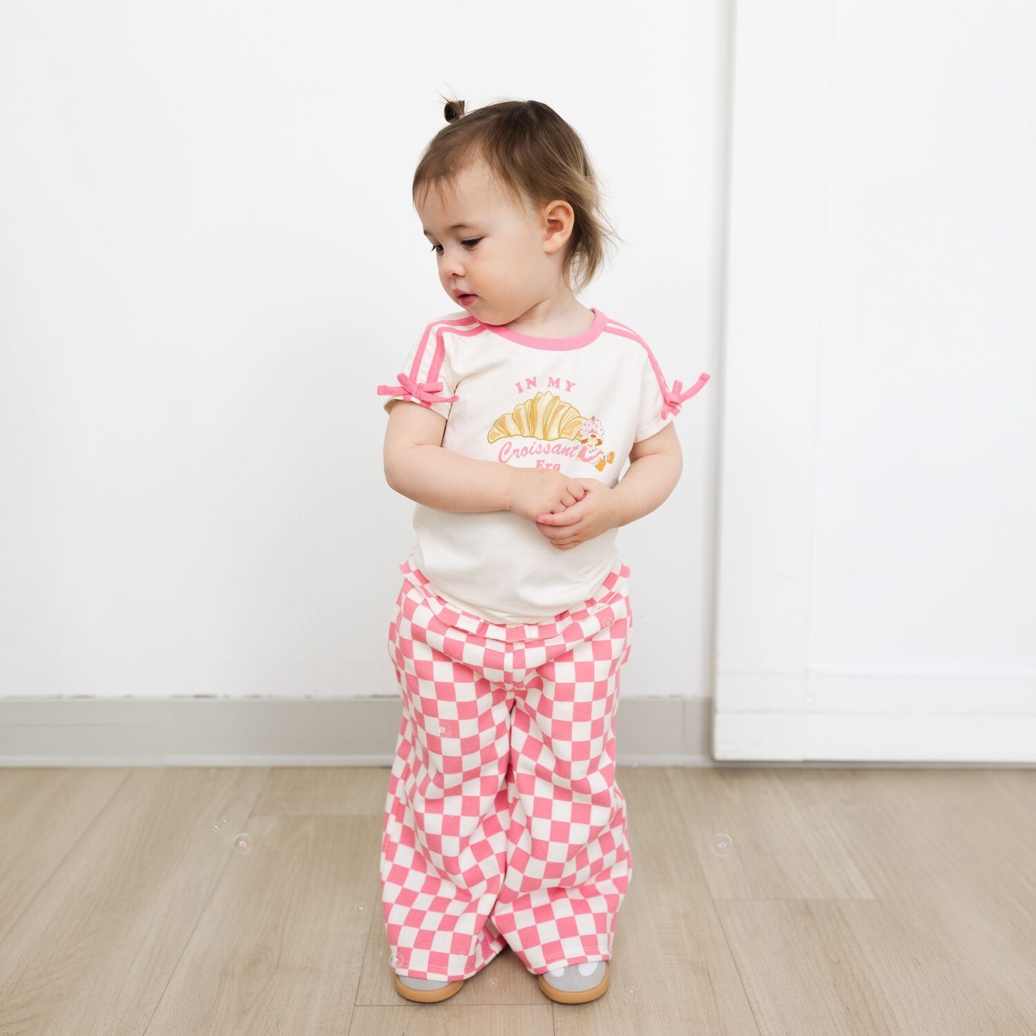 Grayson Little Toddler Girls Crew Neck Short Sleeve Relaxed Fit Strawberry Shortcake Graphic T-Shirt
