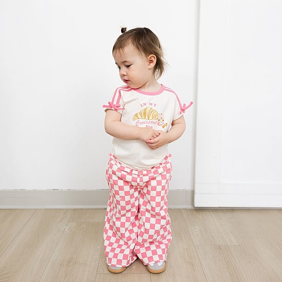 Grayson Little Toddler Girls Crew Neck Short Sleeve Relaxed Fit Strawberry Shortcake Graphic T-Shirt