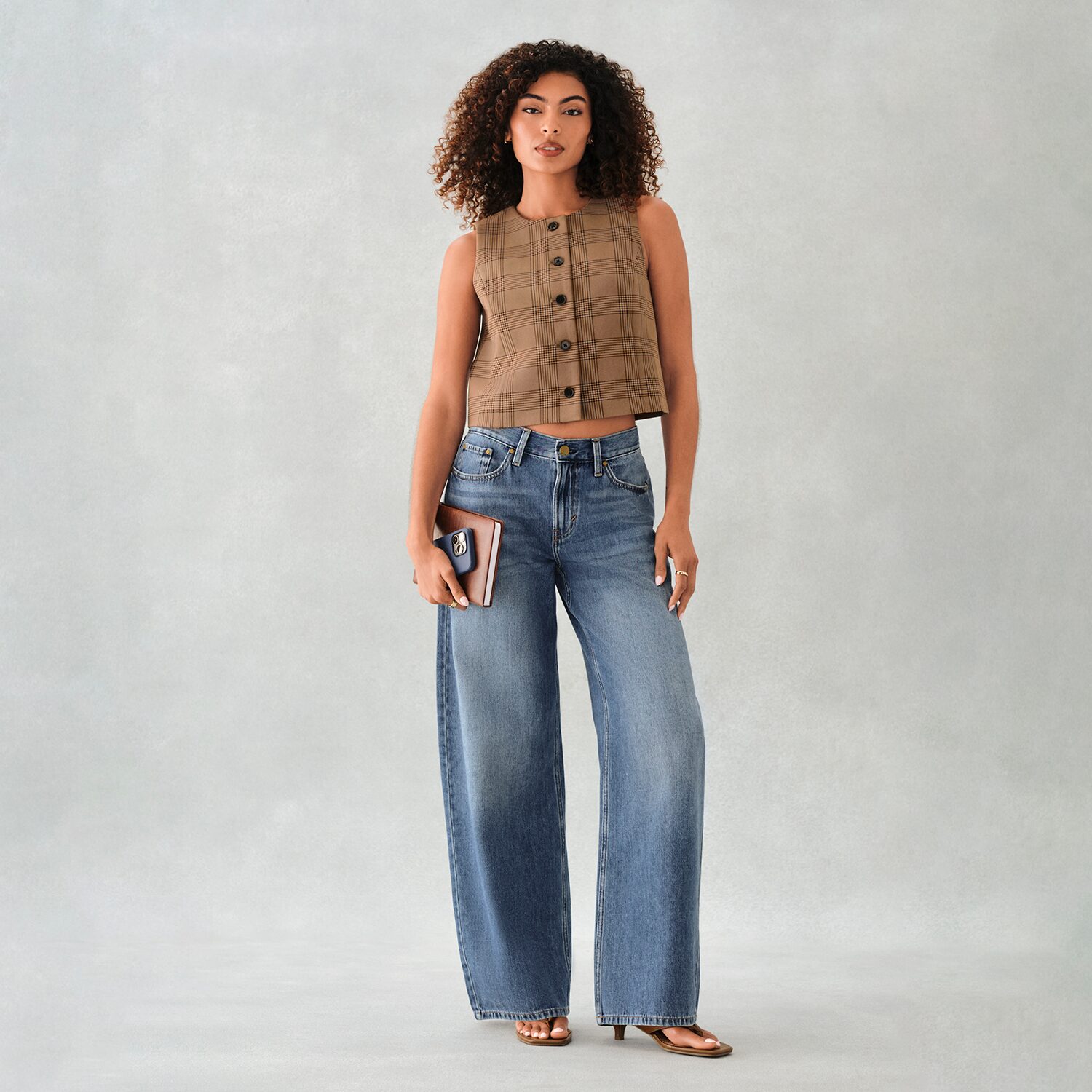 a.n.a Womens Crew Neck Sleeveless Vest