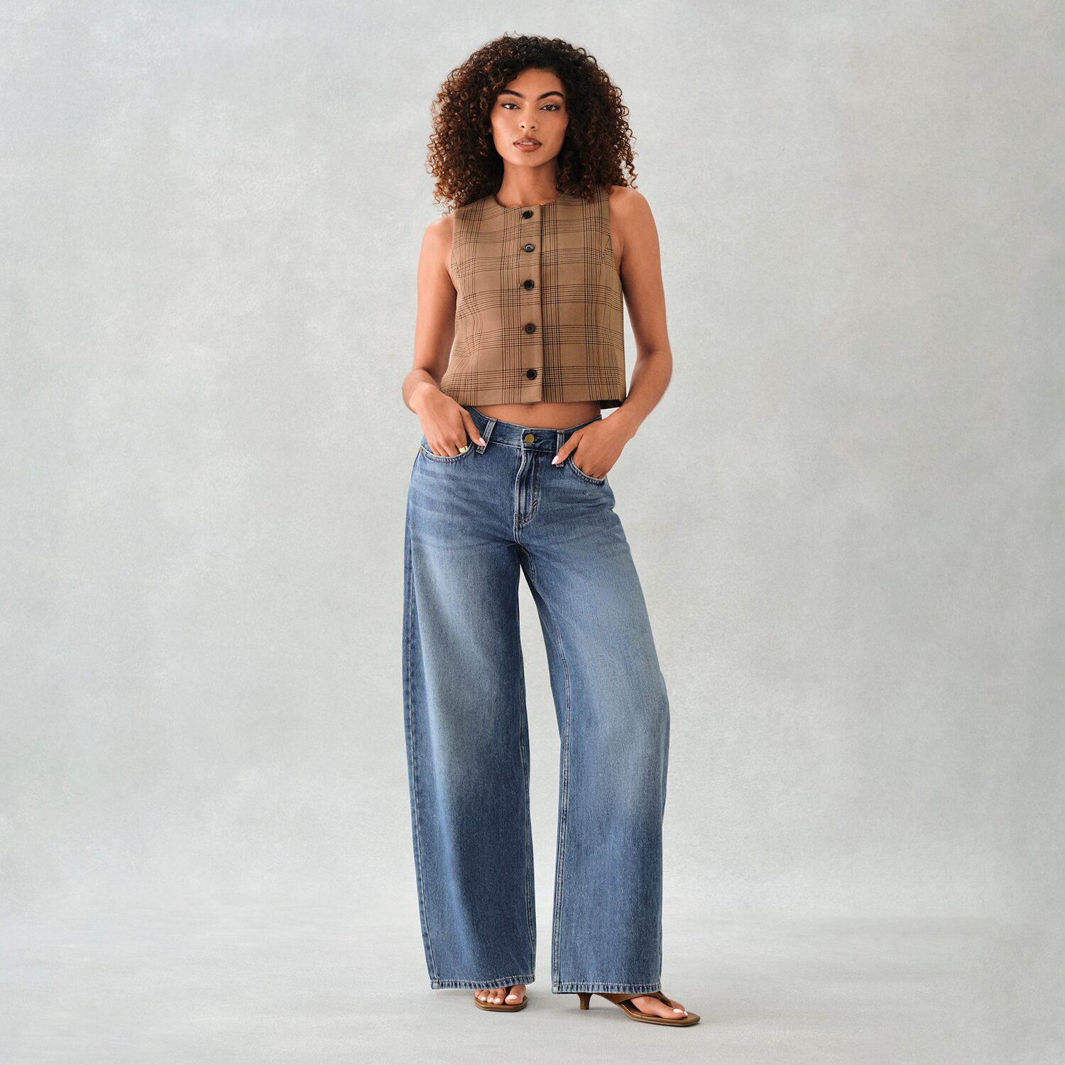 a.n.a Womens Crew Neck Sleeveless Vest