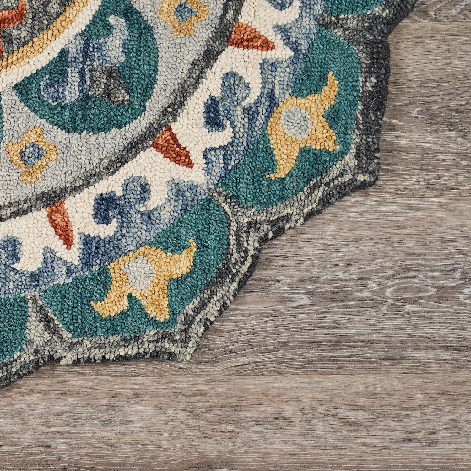 LR Home Sindy Floral Hand Tufted Indoor Round Area Rug