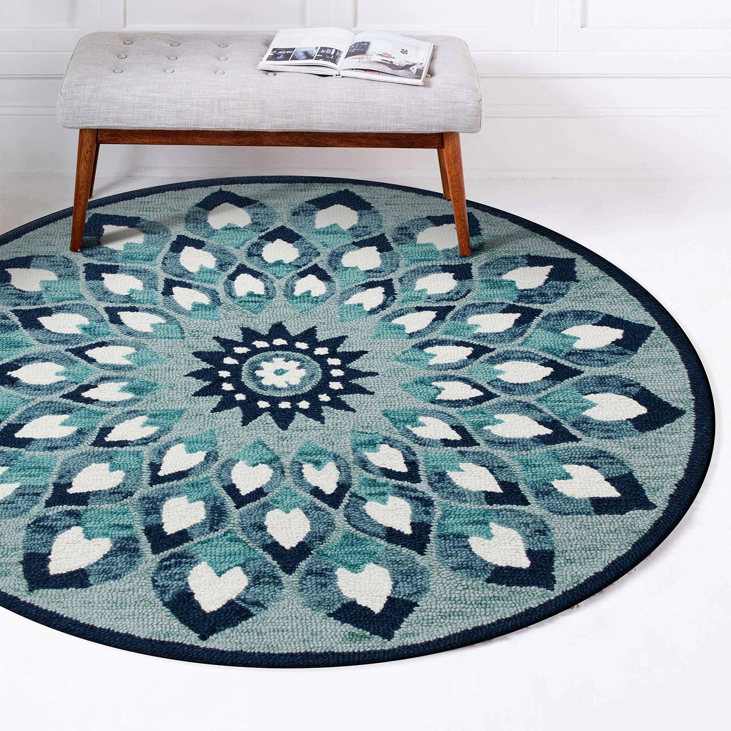 LR Home Sindy Floral Hand Tufted Indoor Round Area Rug