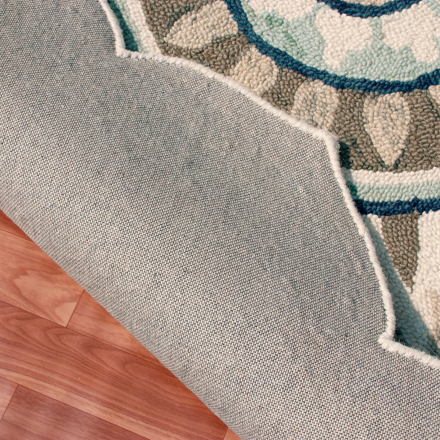 LR HOME Daisy Round Area Rugs