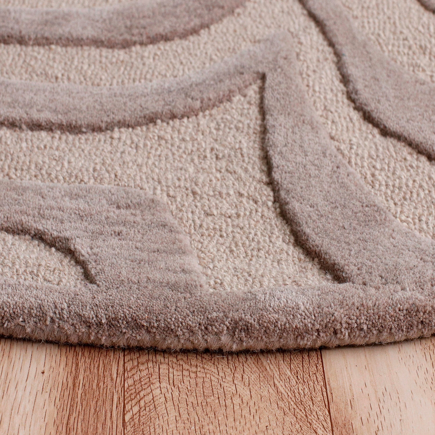 LR HOME Genesis Round Area Rugs