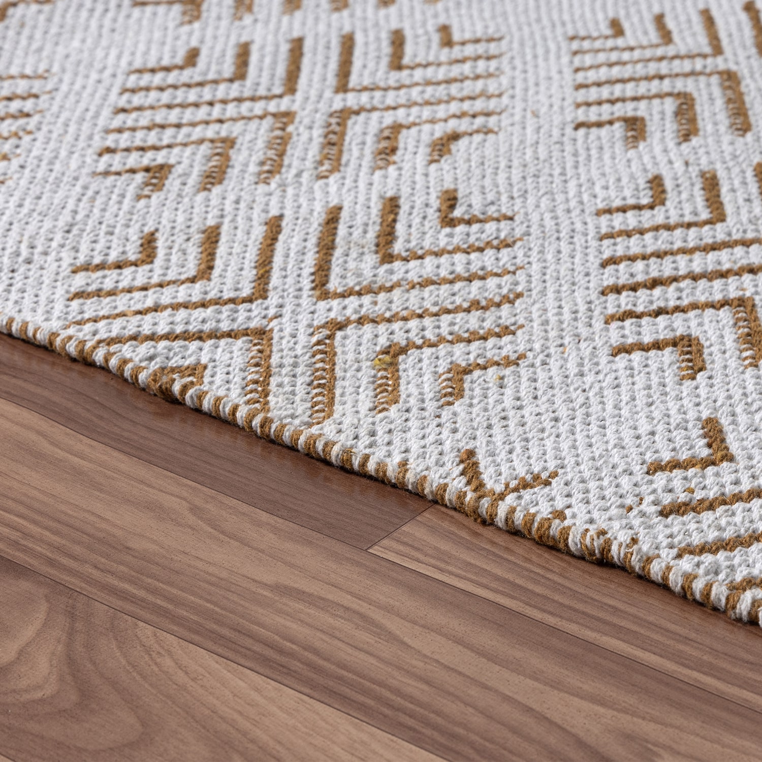 LR HOME Robert Rectangle Area Rugs