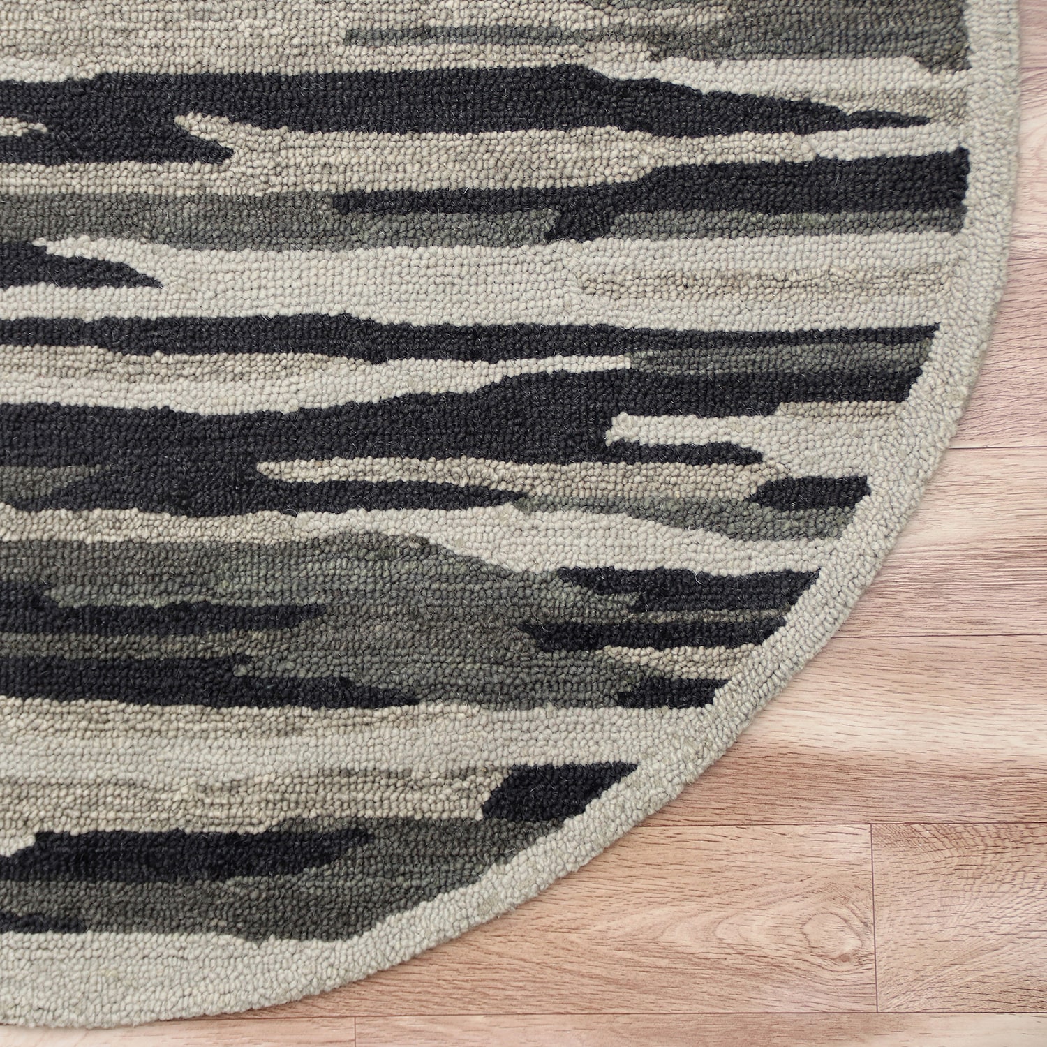 LR Home Sindy Camouflage Hand Tufted Indoor Round Area Rug