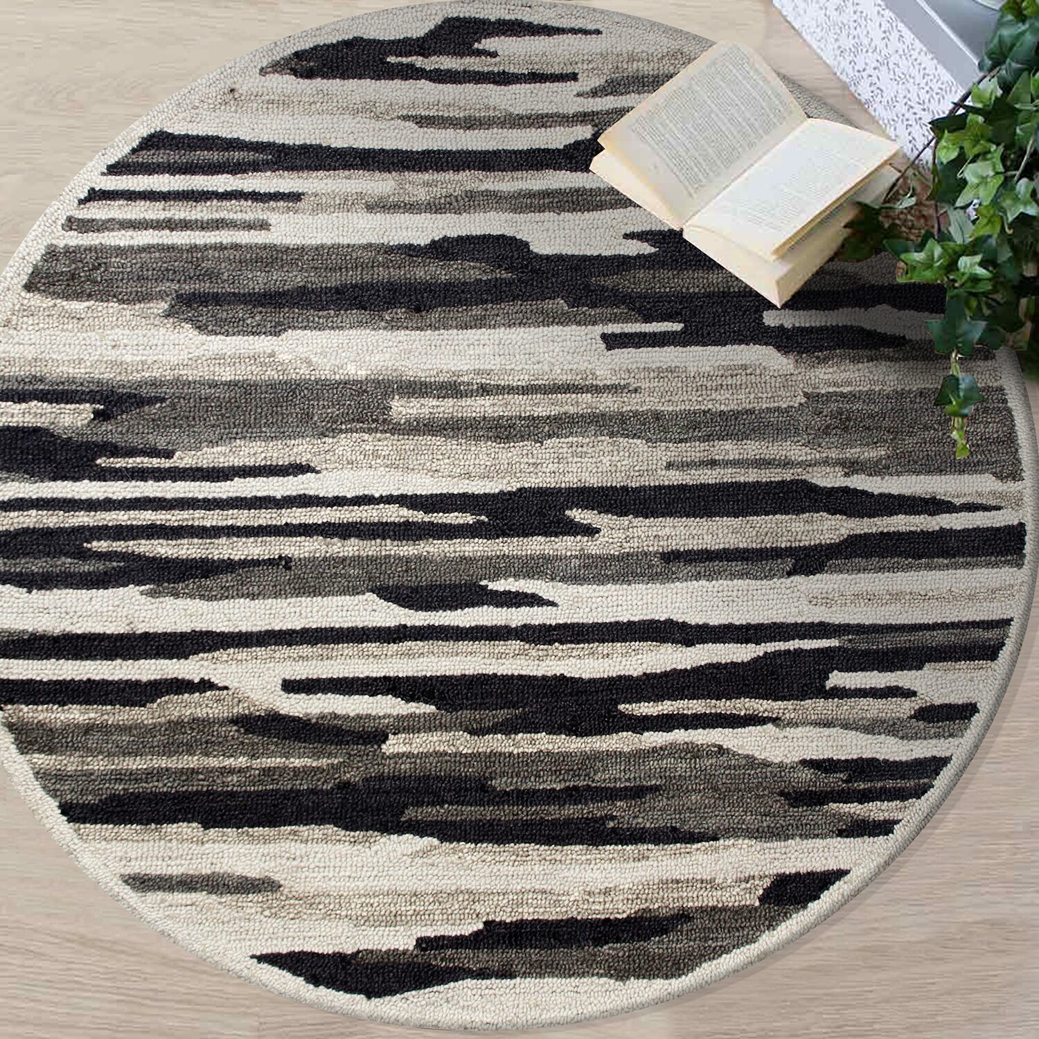 LR Home Sindy Camouflage Hand Tufted Indoor Round Area Rug