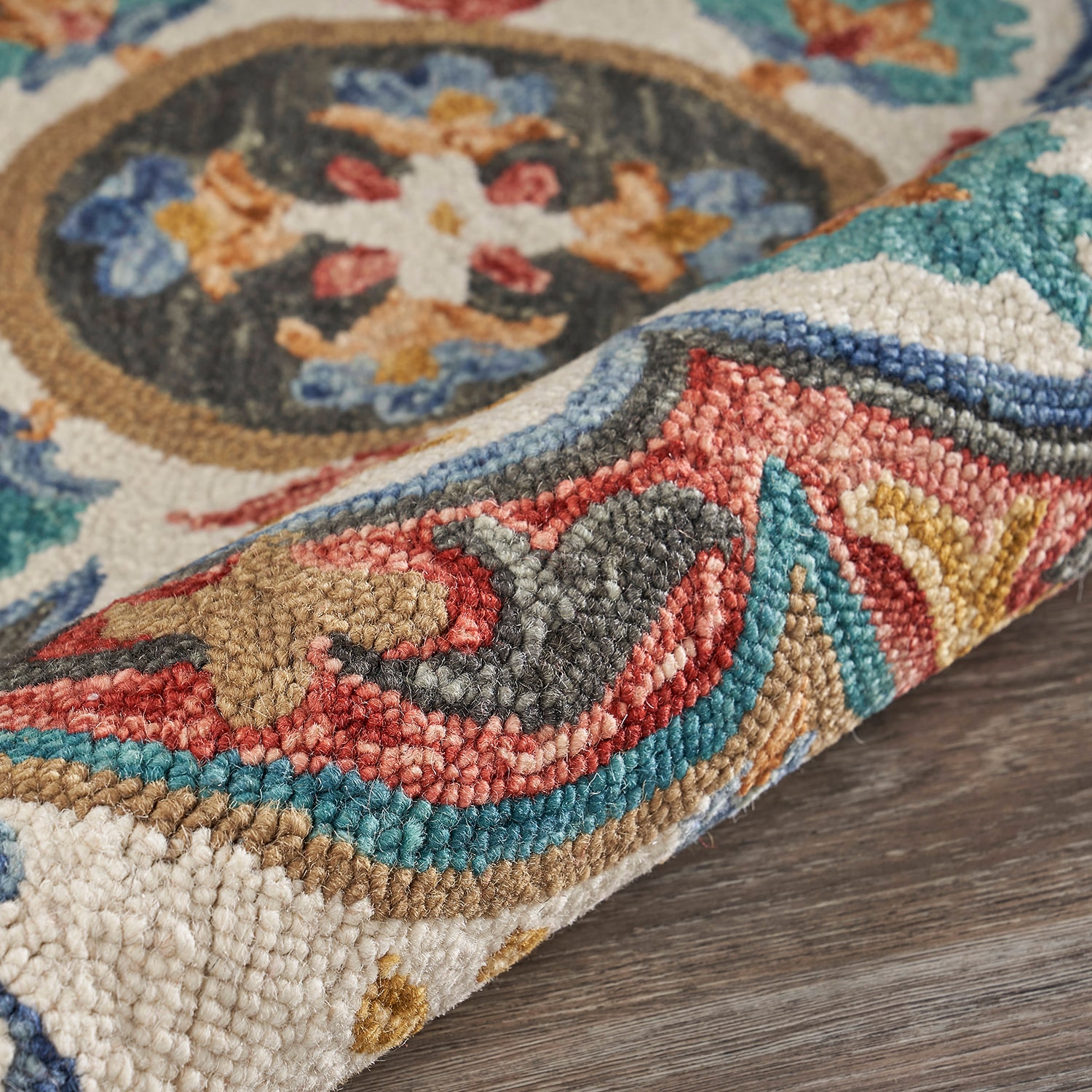 LR Home Sindy Floral Hand Tufted Indoor Round Area Rug