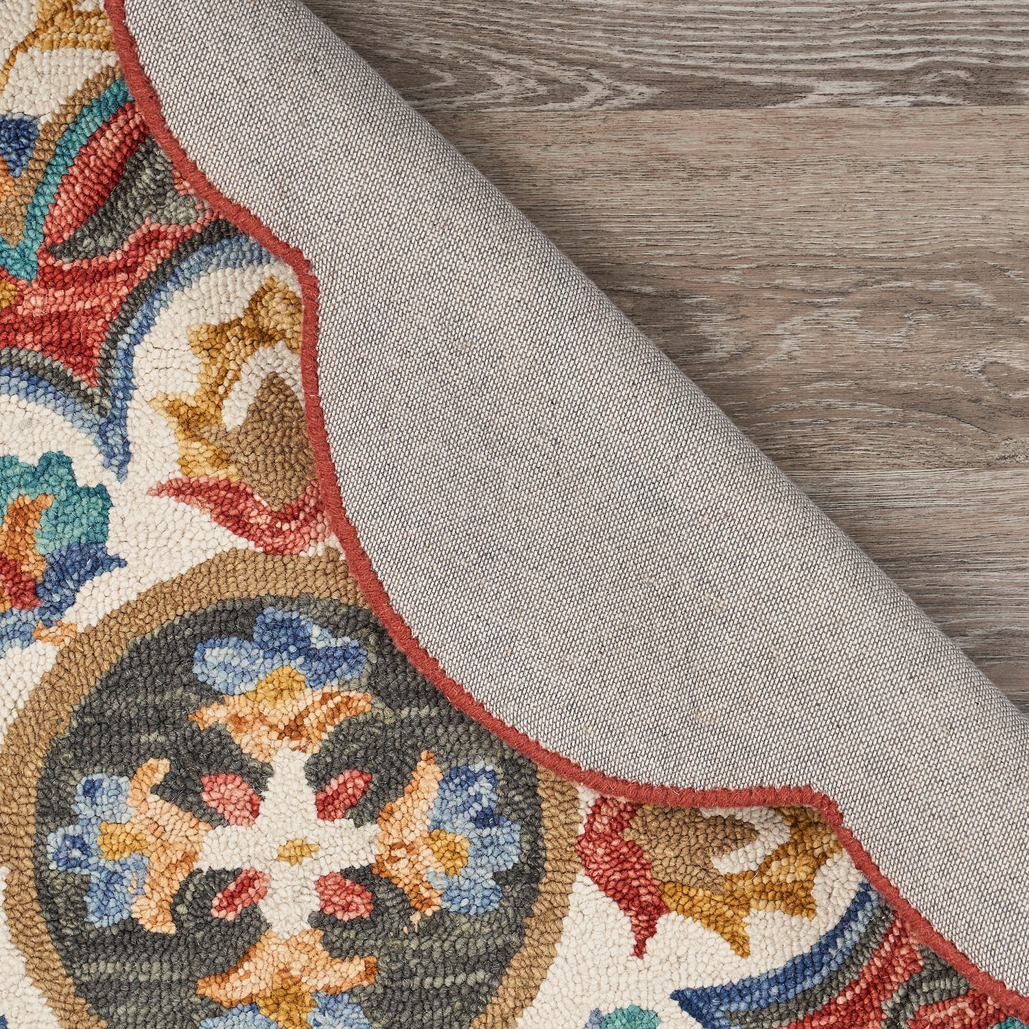 LR Home Sindy Floral Hand Tufted Indoor Round Area Rug