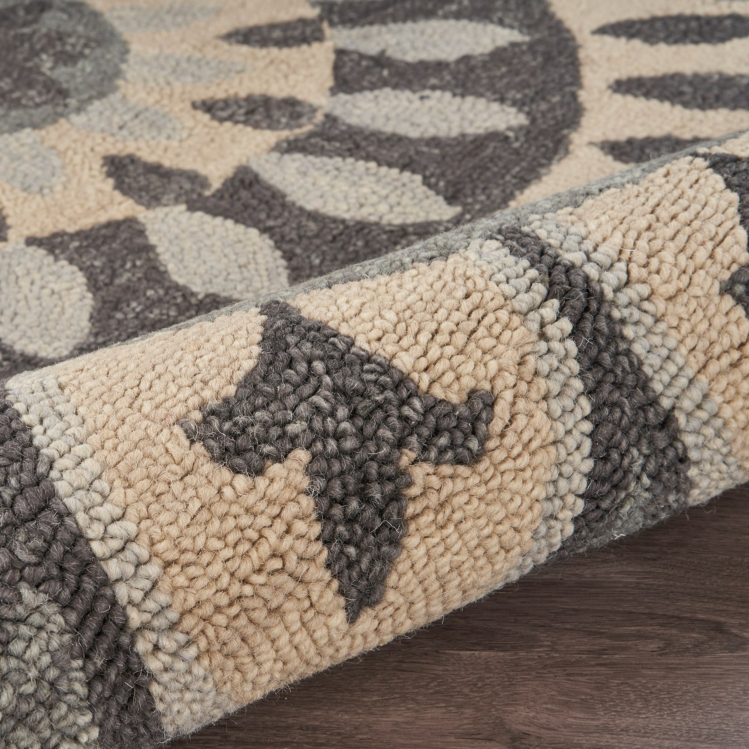 LR Home Daisy Medallion Hand Tufted Indoor Round Area Rug