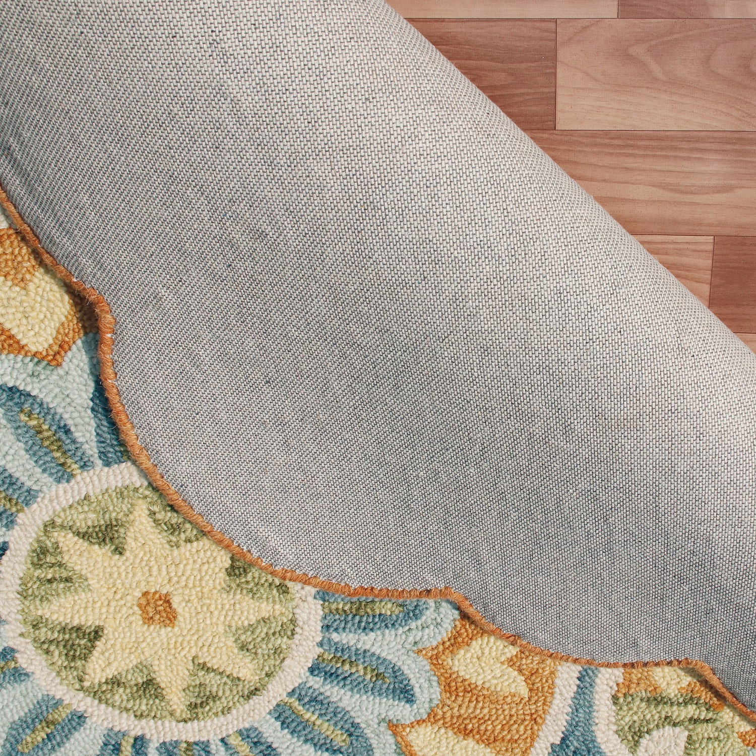 LR Home Daisy Floral Hand Tufted Indoor Round Area Rug