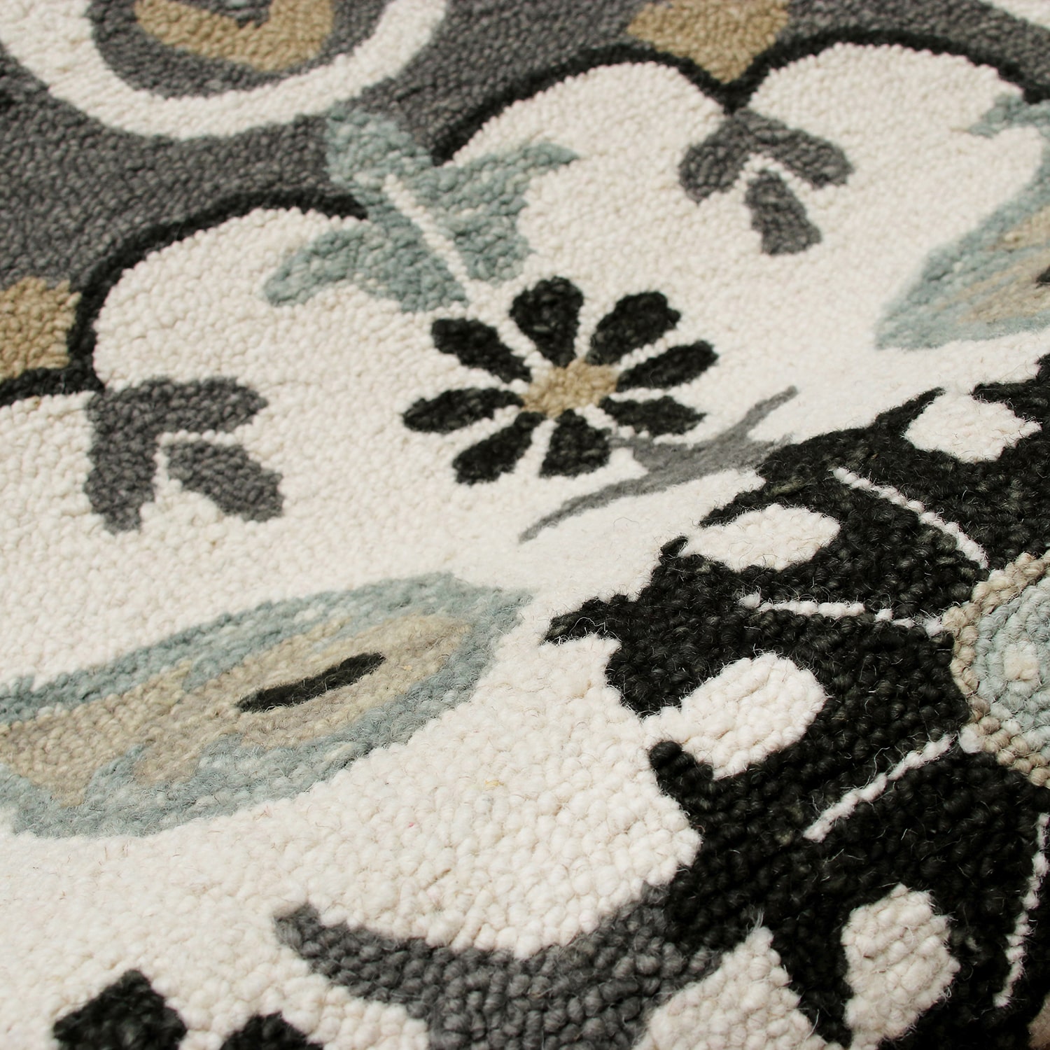 LR Home Mila Medallion Hand Tufted Indoor Round Area Rug