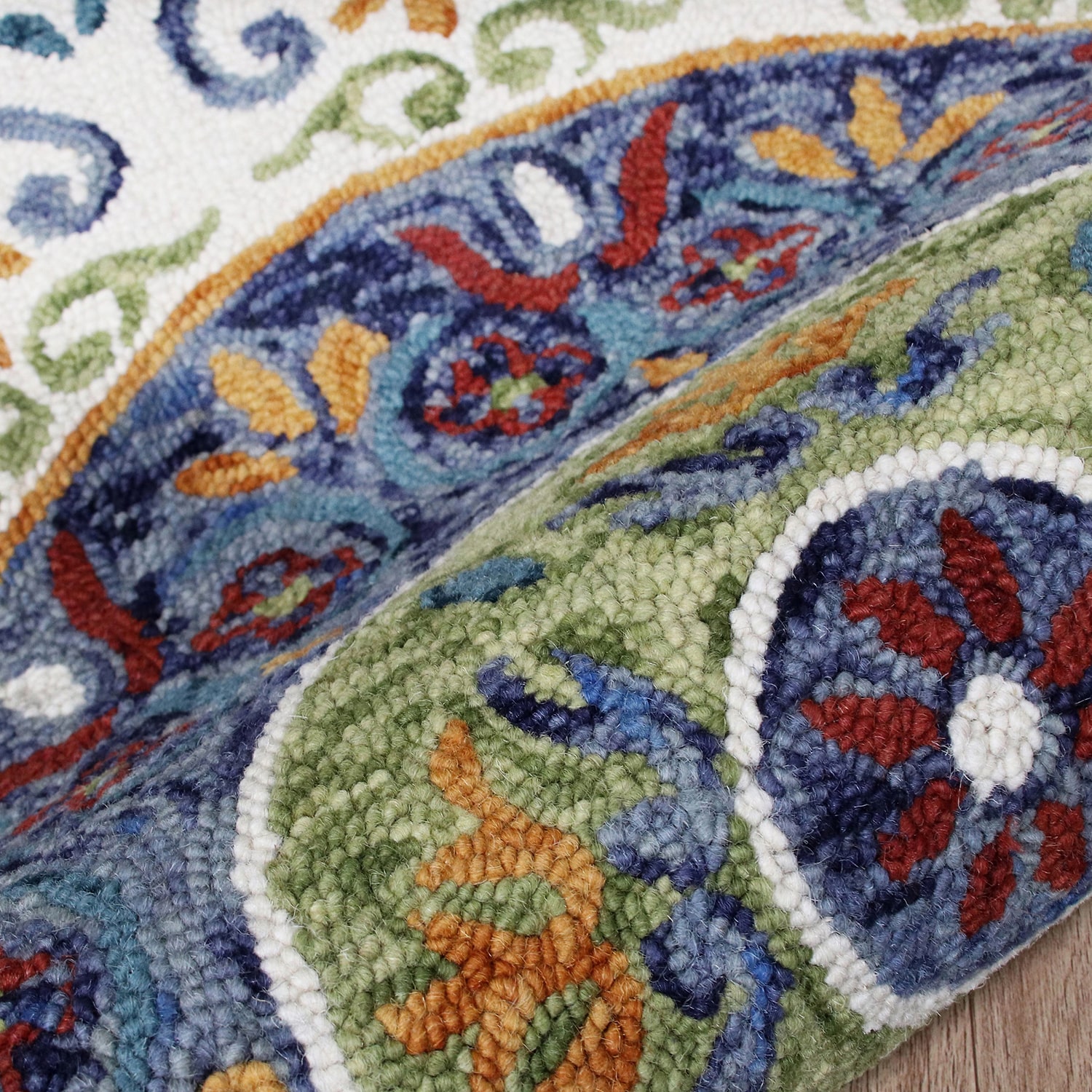 LR Home Sindy Medallion Hand Tufted Indoor Round Area Rug