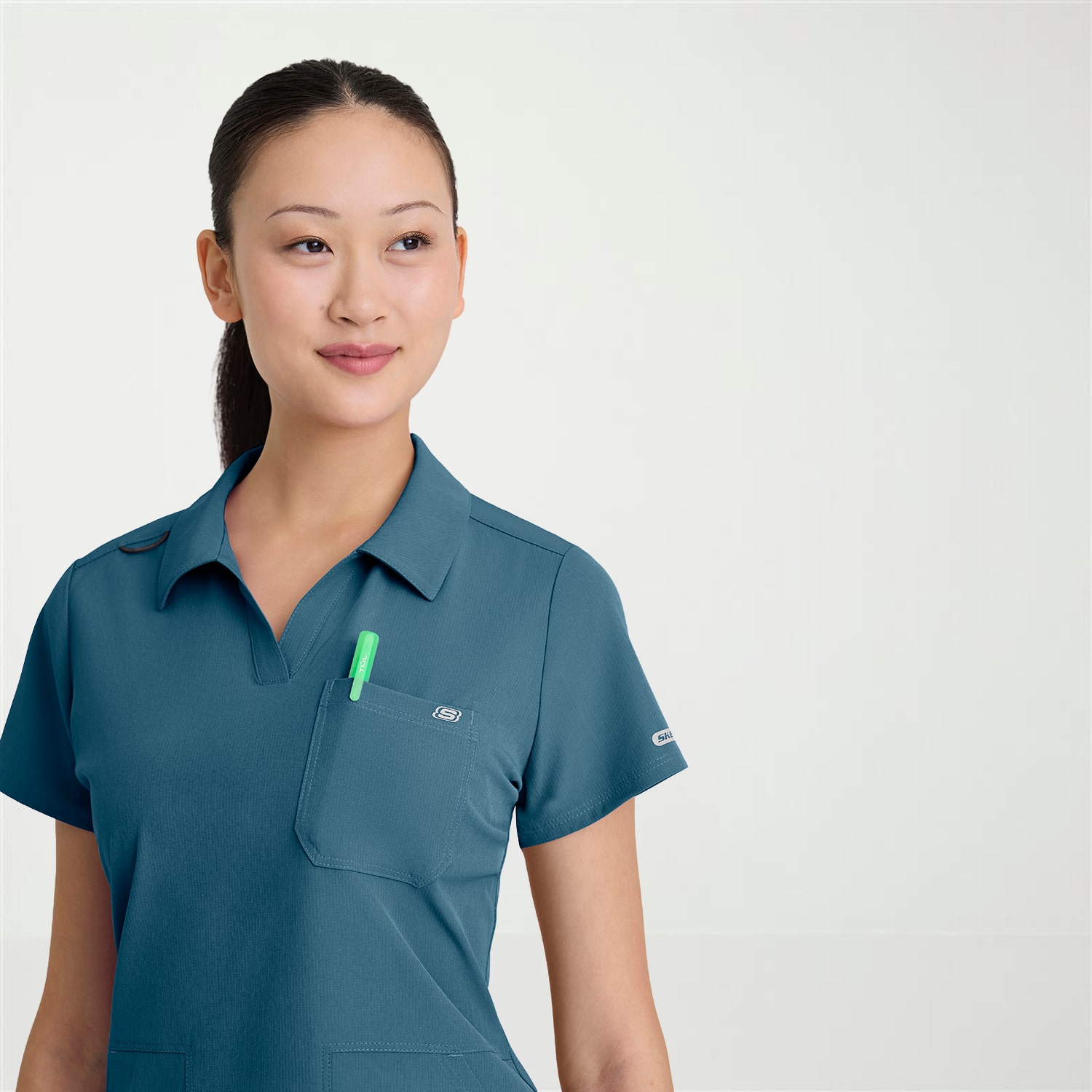 Skechers Skt302 Honor 3-Pocket Slim Fit Womens Plus Short Sleeve Stretch Fabric Moisture Wicking Scrub Top