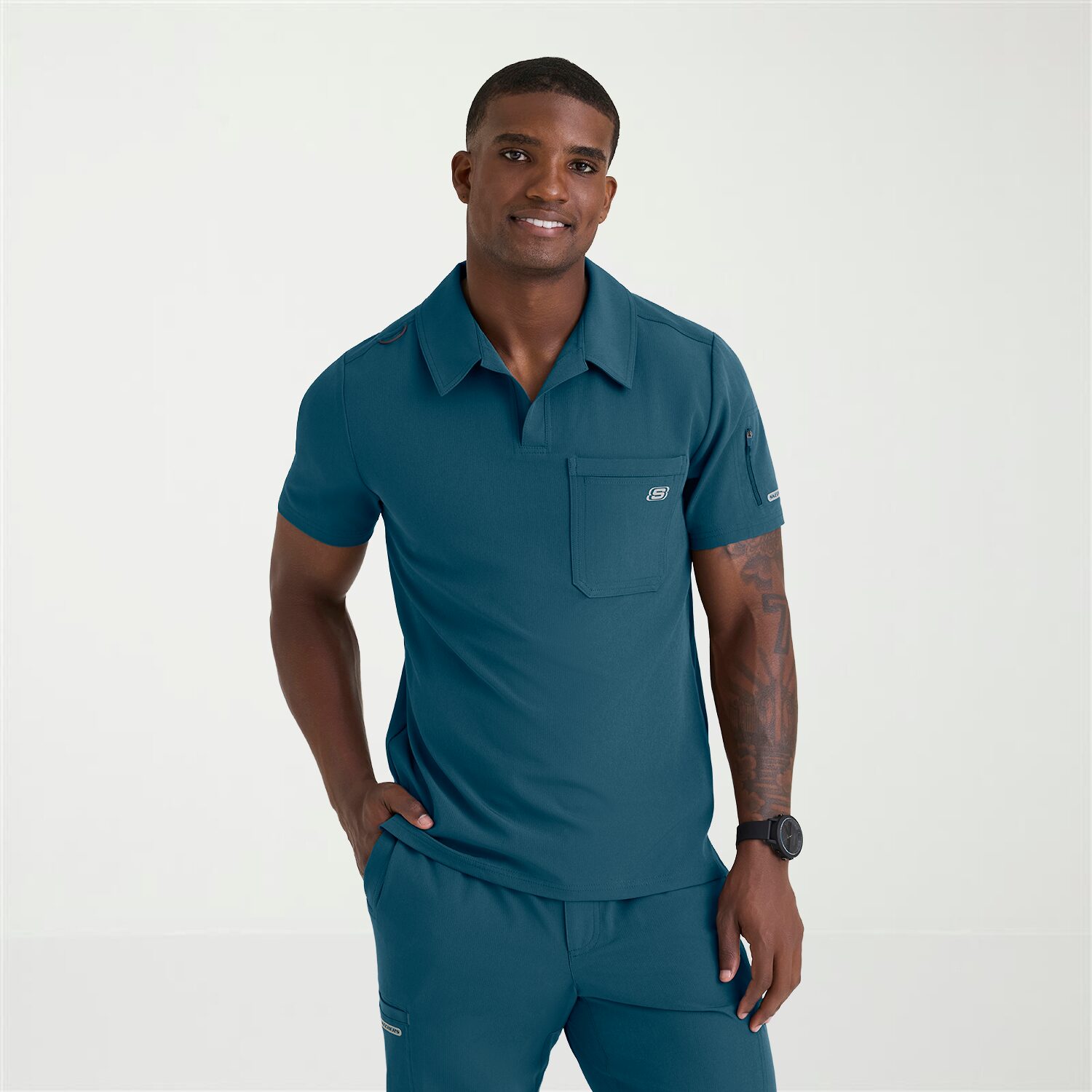 Skechers Skt305 Merit 3-Pocket Slim Fit Mens Short Sleeve Stretch Fabric Moisture Wicking Scrub Top