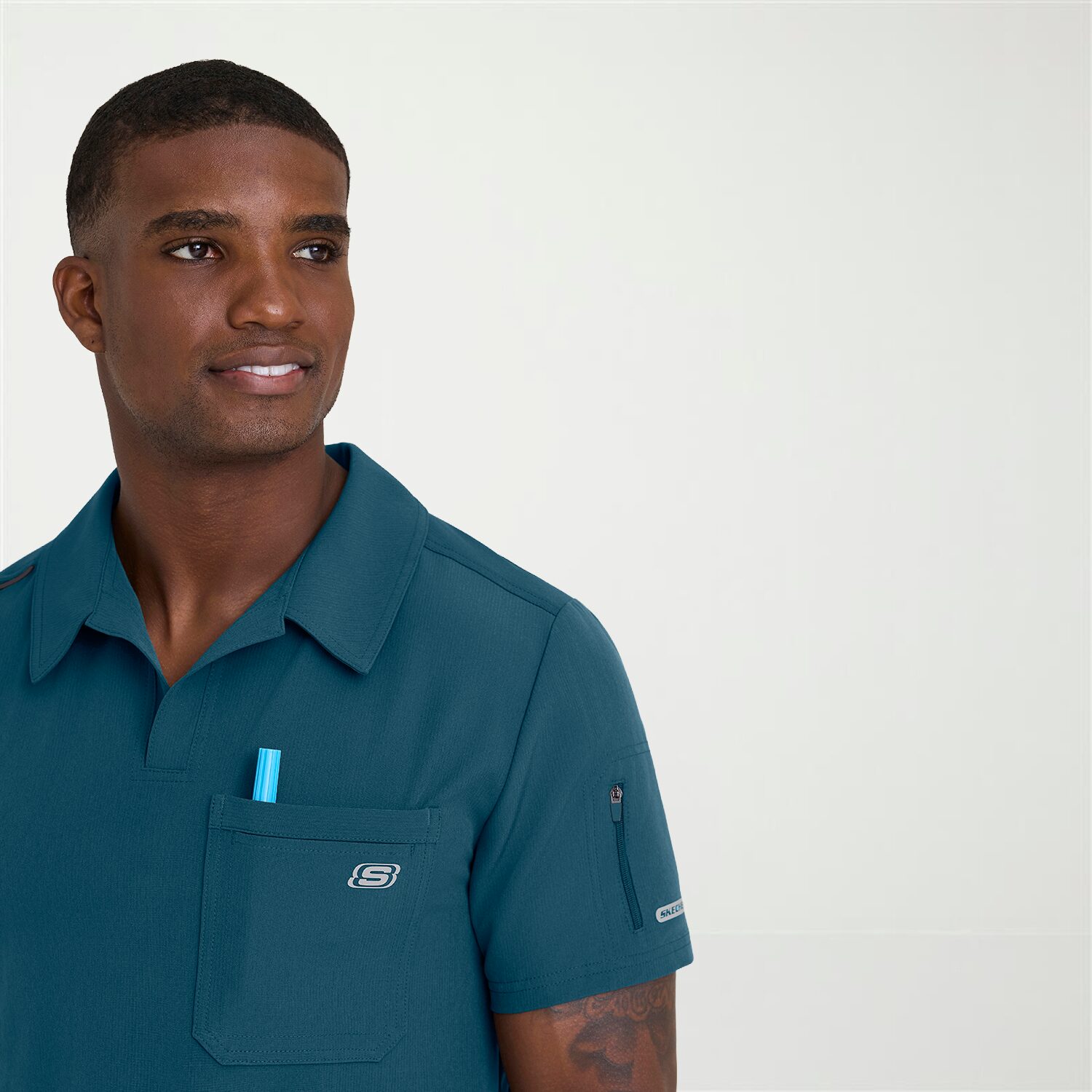Skechers Skt305 Merit 3-Pocket Slim Fit Mens Short Sleeve Stretch Fabric Moisture Wicking Scrub Top