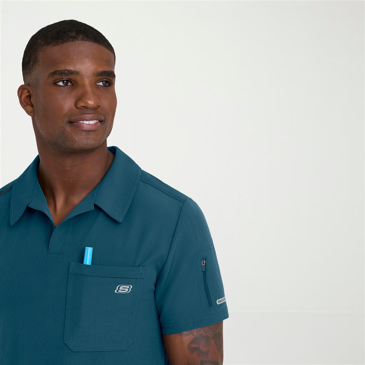Skechers Skt305 Merit 3-Pocket Slim Fit Mens Big Short Sleeve Stretch Fabric Moisture Wicking Scrub Top