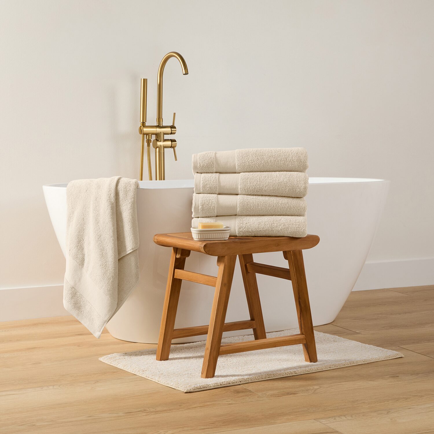 Casual Comfort Essential 4-Piece 100% Cotton Ultra Soft Bath Towel Set