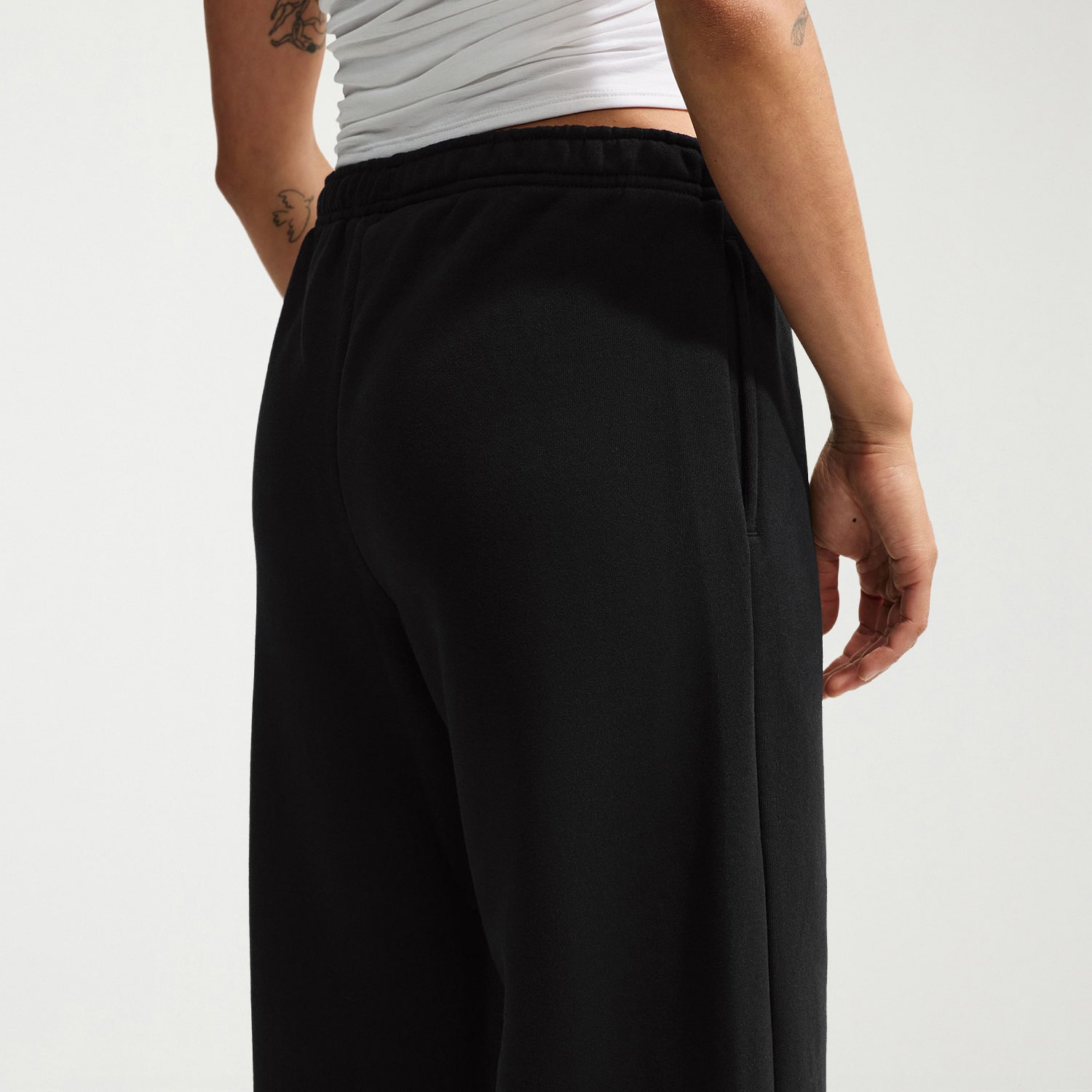 Nike Womens Wide Leg Mid Rise Regular Fit Active Jogger Pant