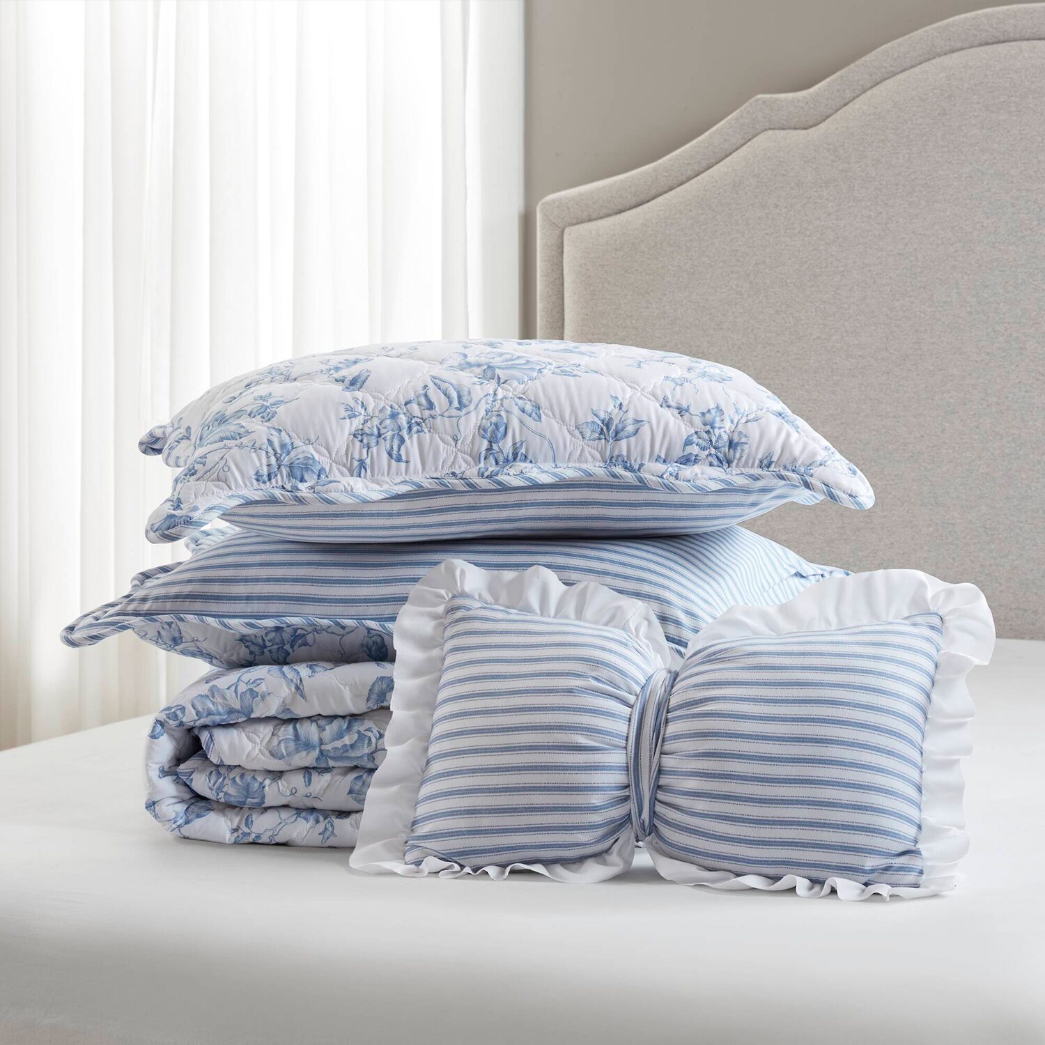 Madison Park Essentials Colette Floral Reversible With Decorative Pillow Quilt Set
