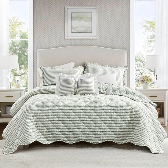 Madison Park Essentials Colette Floral Reversible With Decorative Pillow Reversible Quilt Set