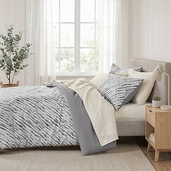 Madison Park Essentials Harlow Abstract Stripe Print With Sheet Set Comforter Set