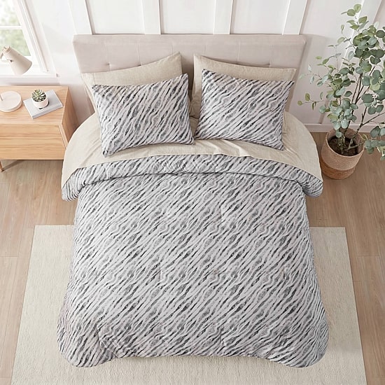 Madison Park Essentials Harlow Abstract Stripe Print With Sheet Set Comforter Set