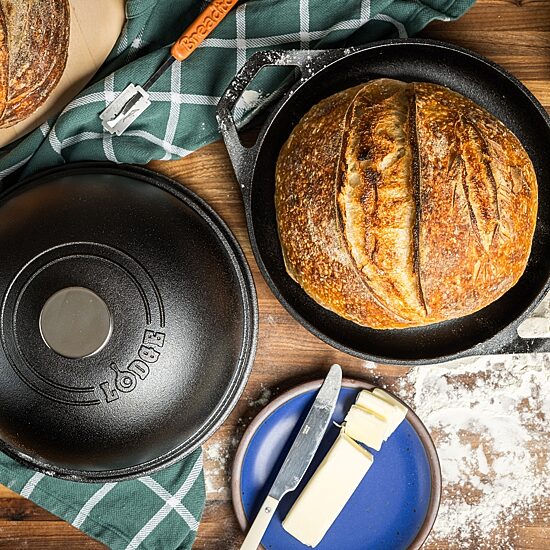 Lodge Cookware 2-pc. Cast Iron BREAD OVEN