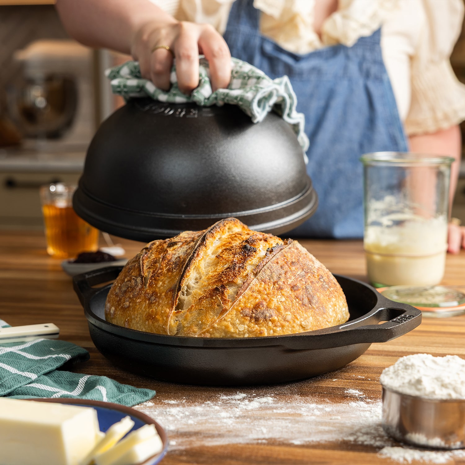Lodge Cookware 2-pc. Cast Iron Bread Oven