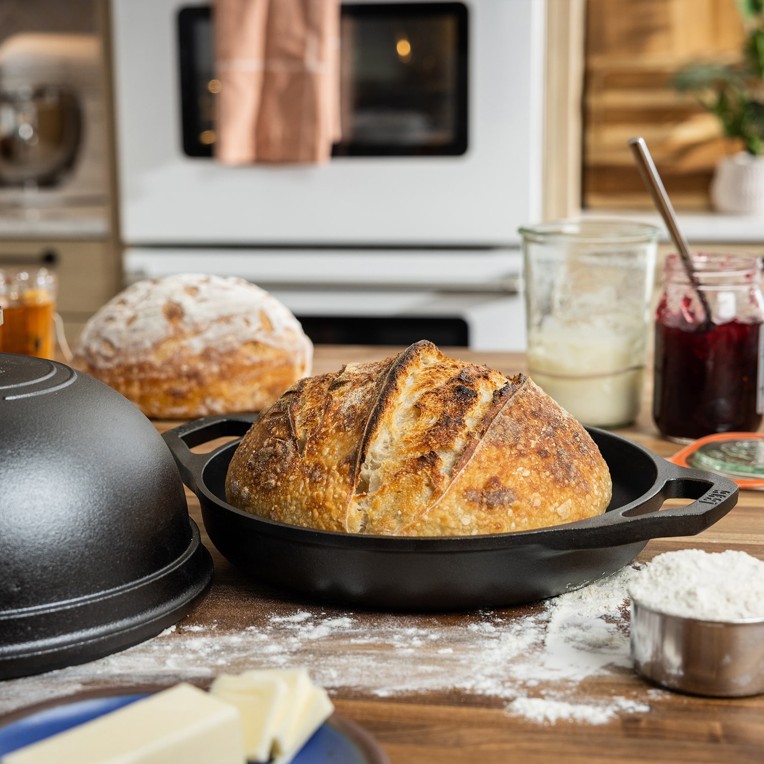 Lodge Cookware 2-pc. Cast Iron Bread Oven