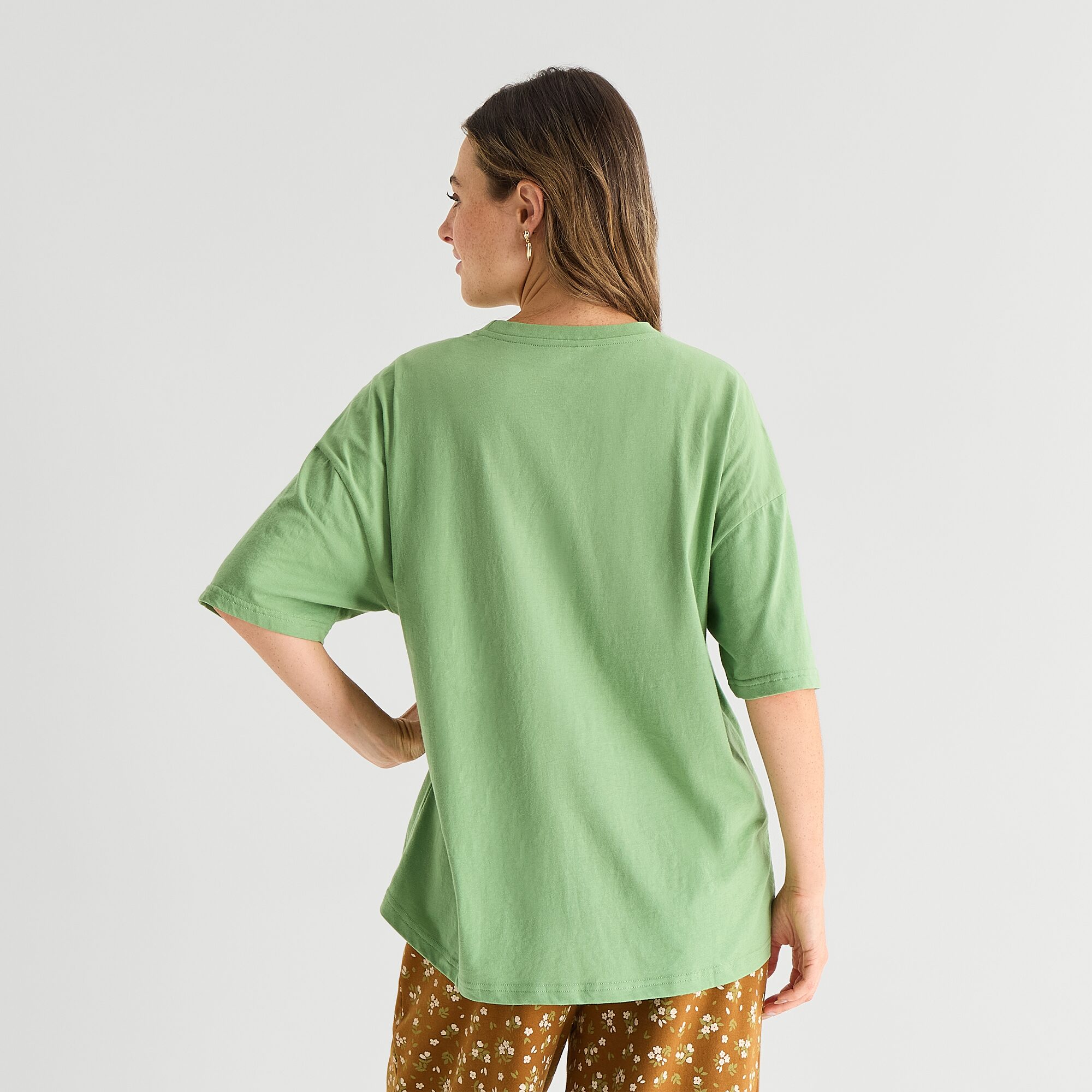 Winnie The Pooh Oversized Tee Womens Juniors Crew Neck Short Sleeve Graphic T-Shirt