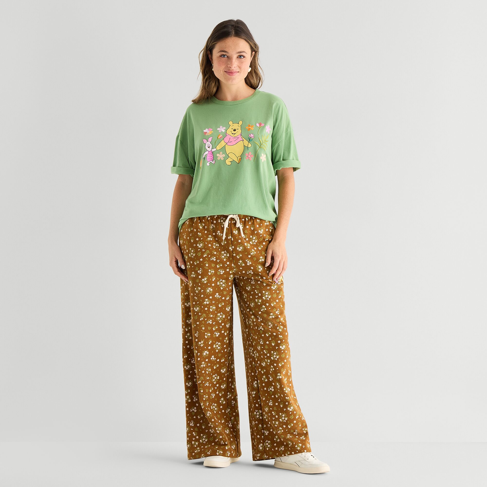 Winnie The Pooh Oversized Tee Womens Juniors Crew Neck Short Sleeve Graphic T-Shirt