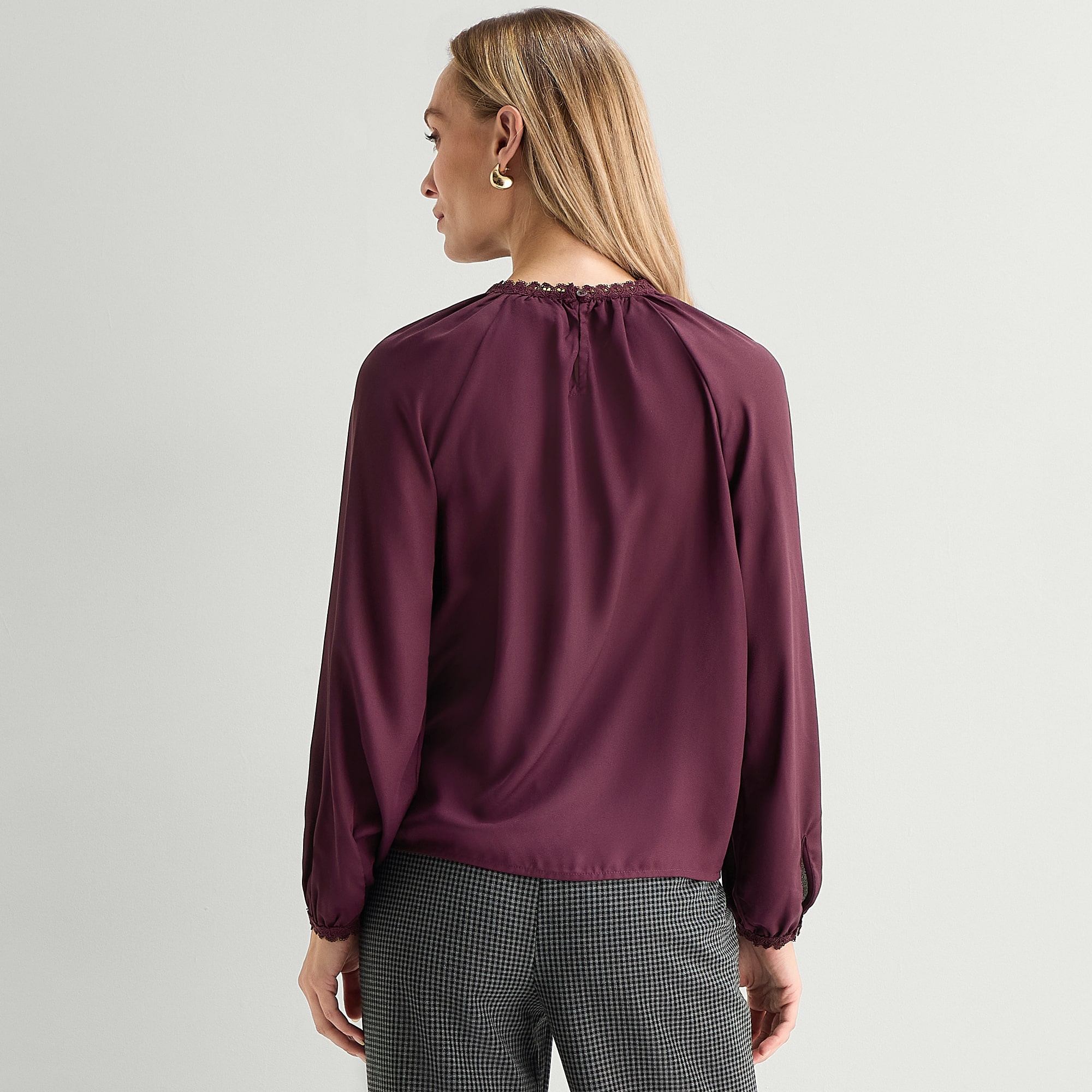 Liz Claiborne Lace Trim Womens Round Neck Long Sleeve Blouse