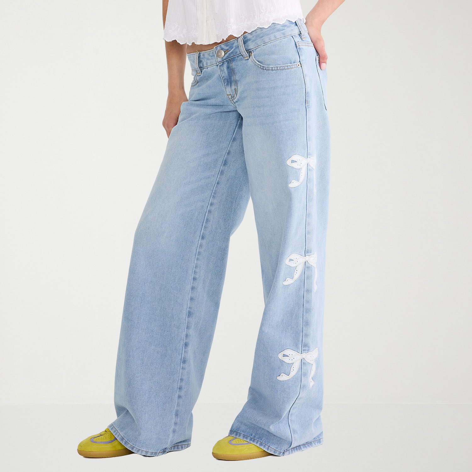 AEROPOSTALE Womens Juniors Mid Rise Wide Leg Jean