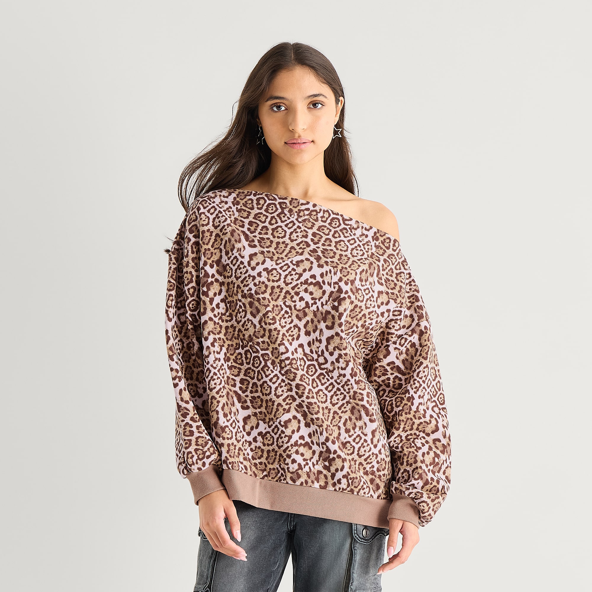 Forever 21 Womens Juniors Asymmetrical Neck Long Sleeve Sweatshirt